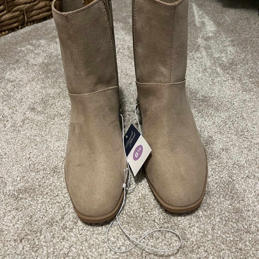 Universal Thread Taupe Ankle Booties
